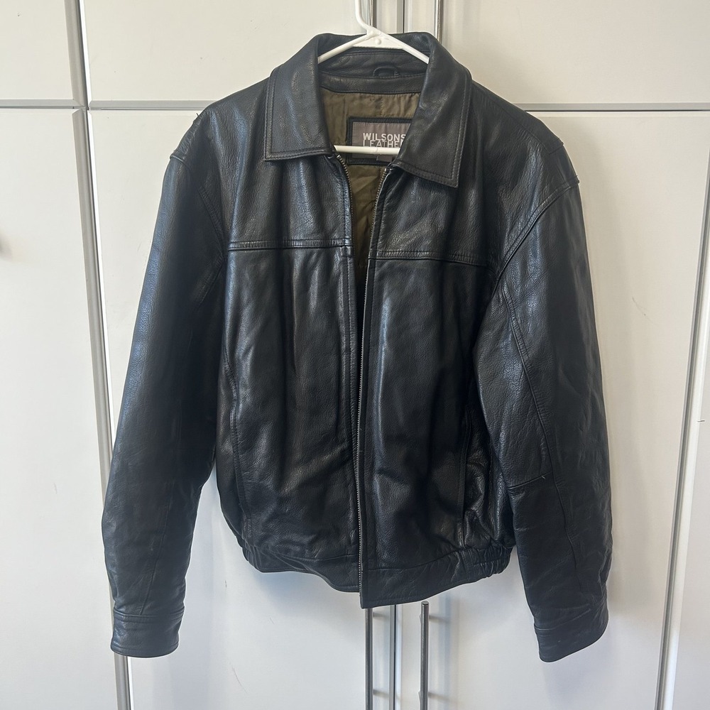 Wilsons Leather Mens Black Zip Bomber Jacket Medium Quilted Lining Point Collar